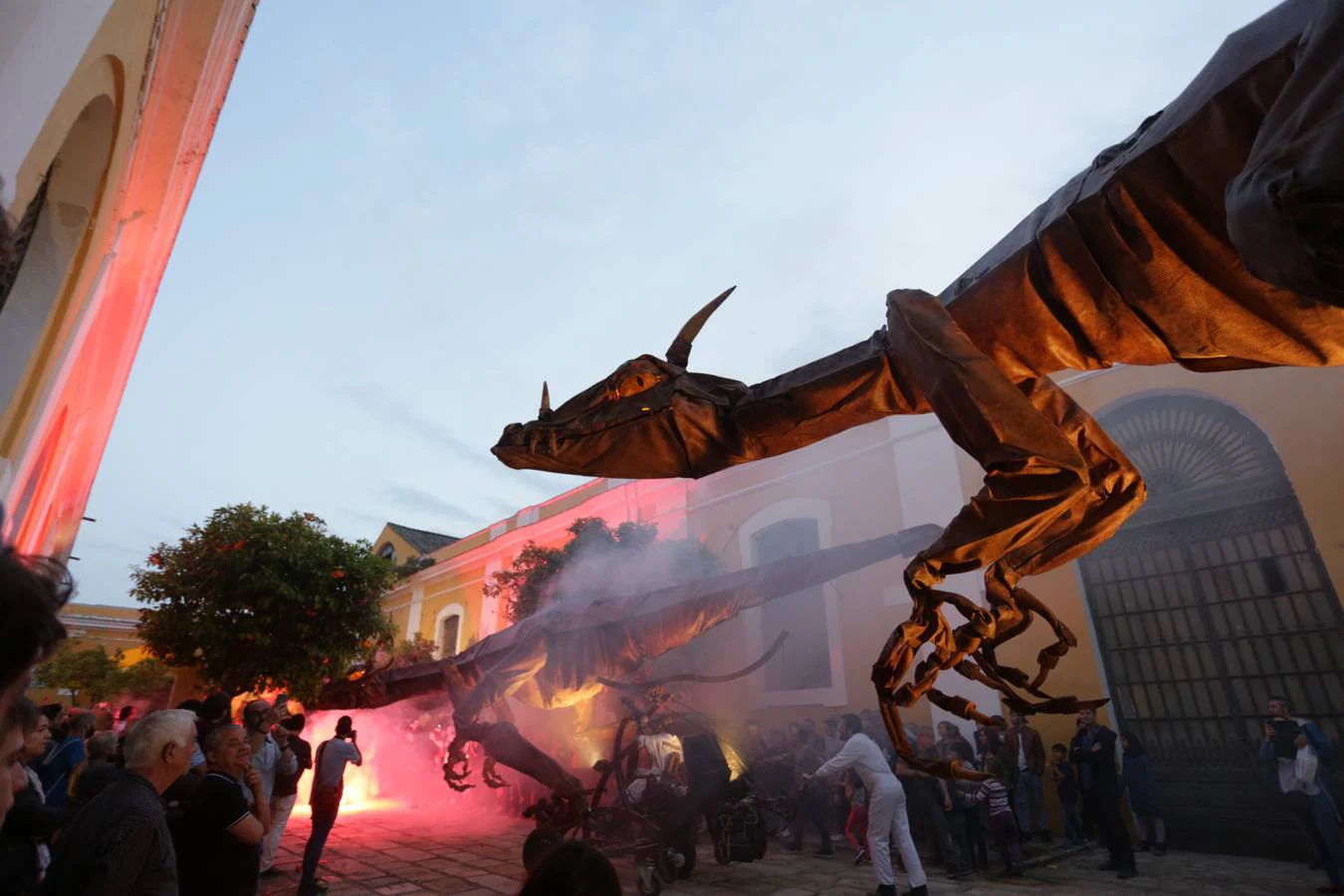 Los insectos gigantes invadieron la Real Fábrica de Artillería de Sevilla